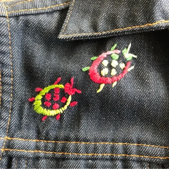 Vintage 70s Levi’s orange tab kids embroidered denim jean jacket